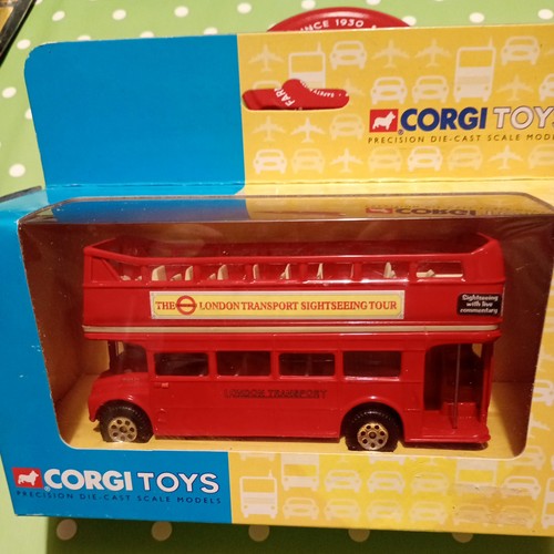 Corgi toys london open top - open,