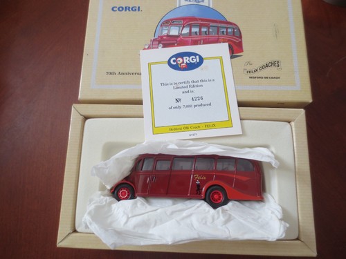 Corgi scale model - corgi, bus
