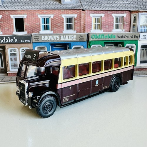 Corgi ecw diecast bus - 1:76, oo